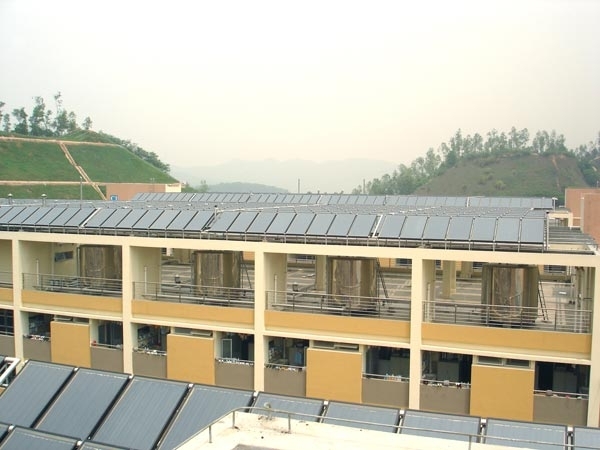 富士康平板(ban)太陽能熱水系統